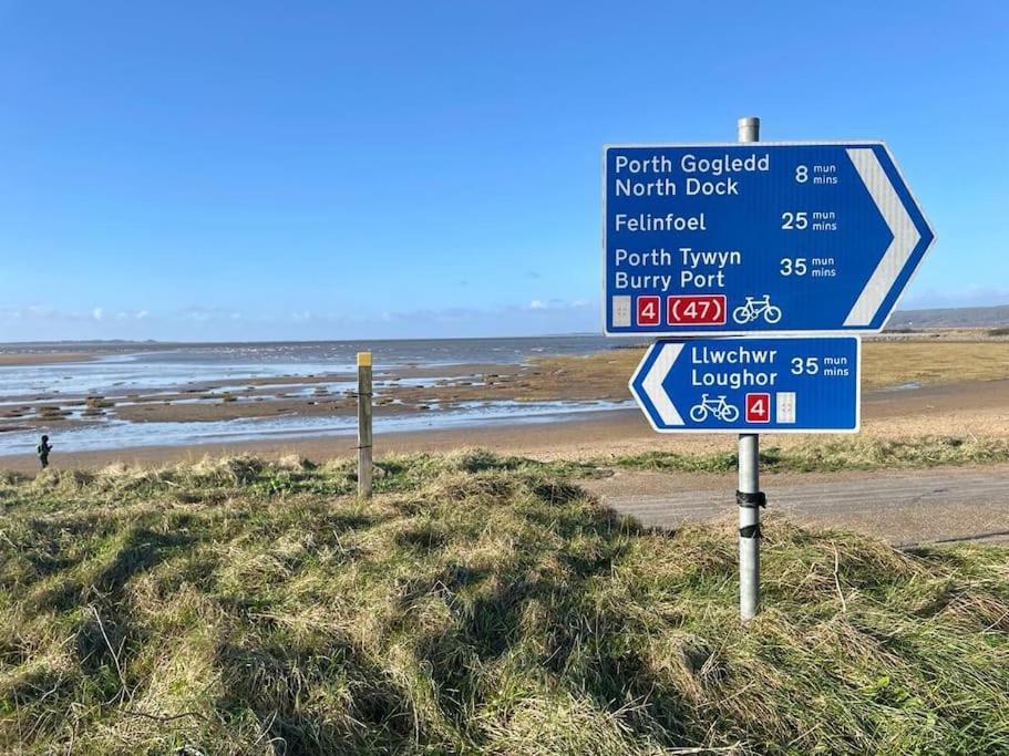 Coastal Apartment With Beach On Your Doorstep! Llanelli Zewnętrze zdjęcie